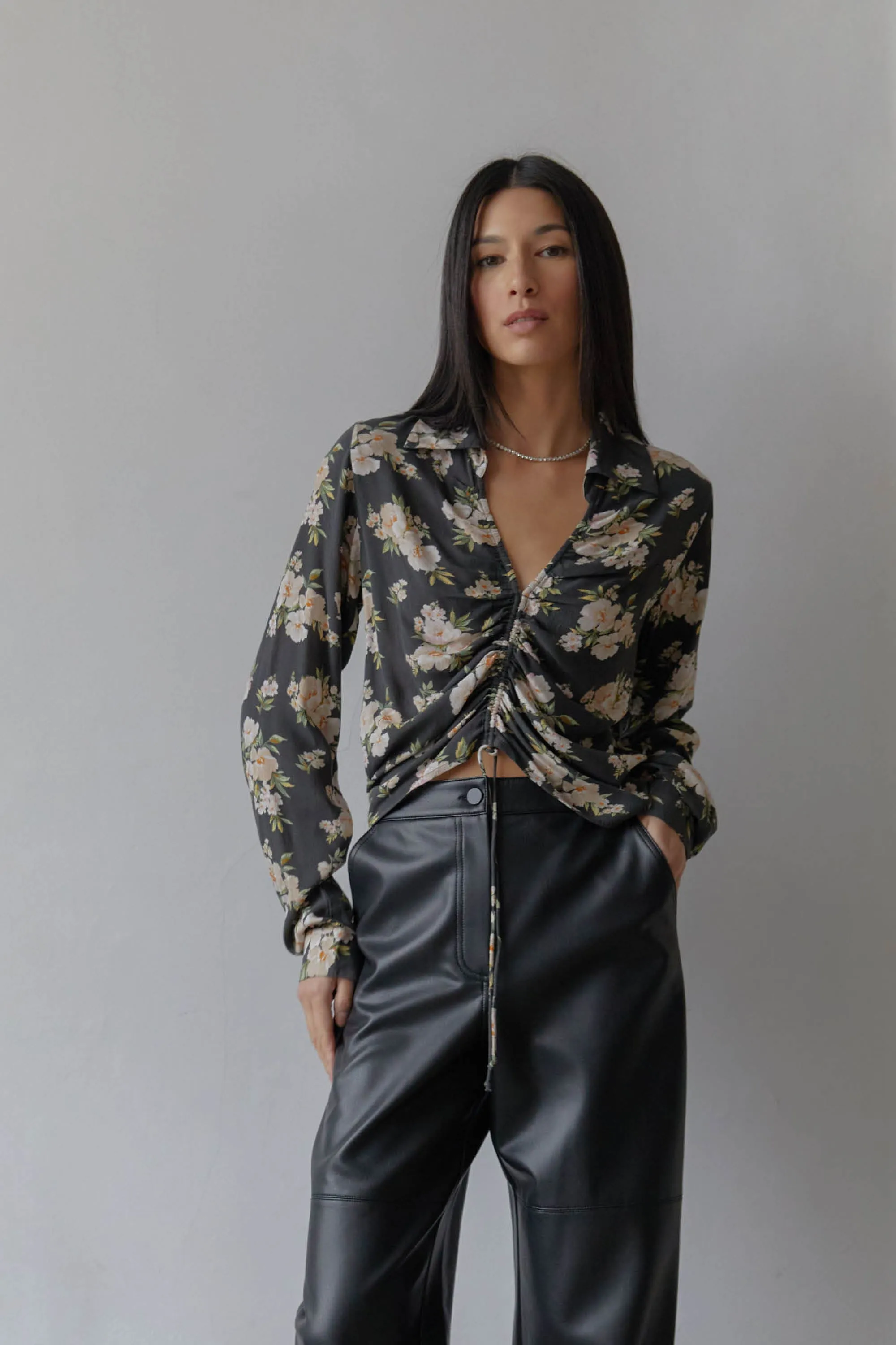 COLLARED FLORAL BLOUSE