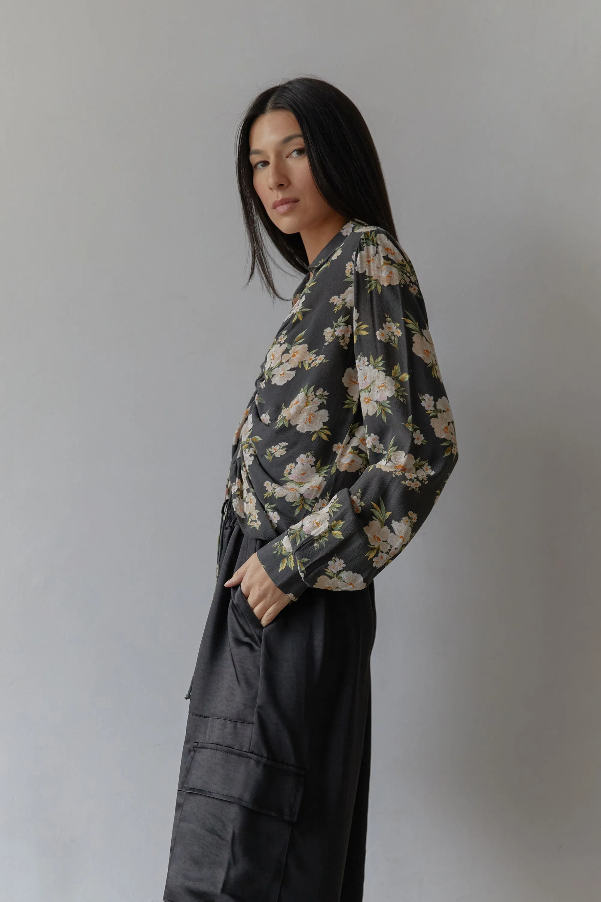 COLLARED FLORAL BLOUSE