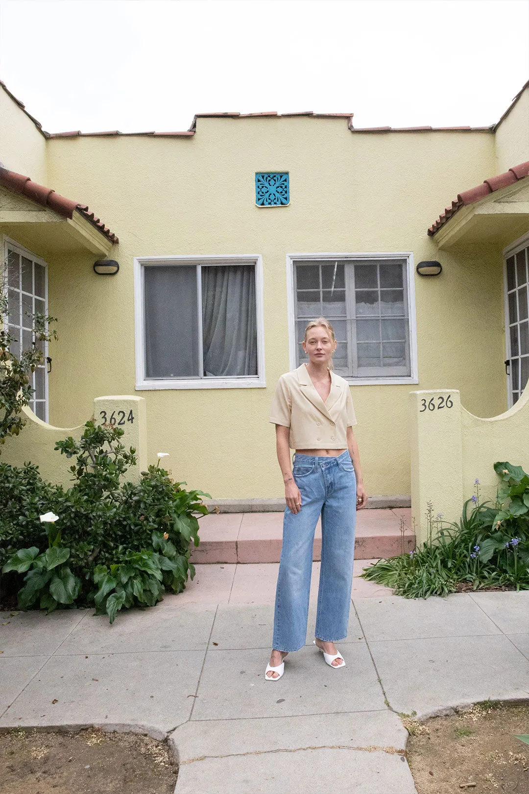 DOUBLE-BREASTED CROPPED BLOUSE