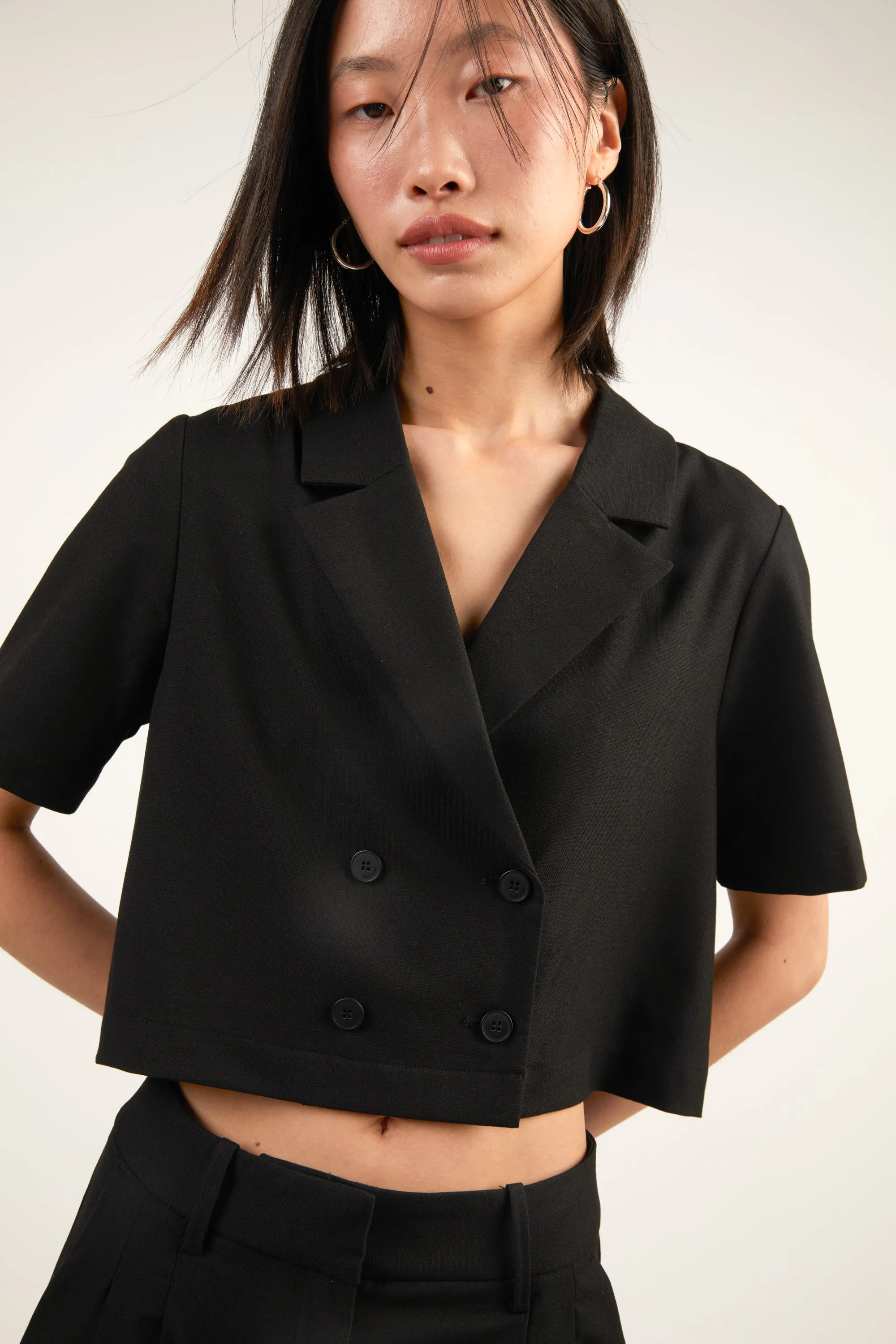 DOUBLE-BREASTED CROPPED BLOUSE