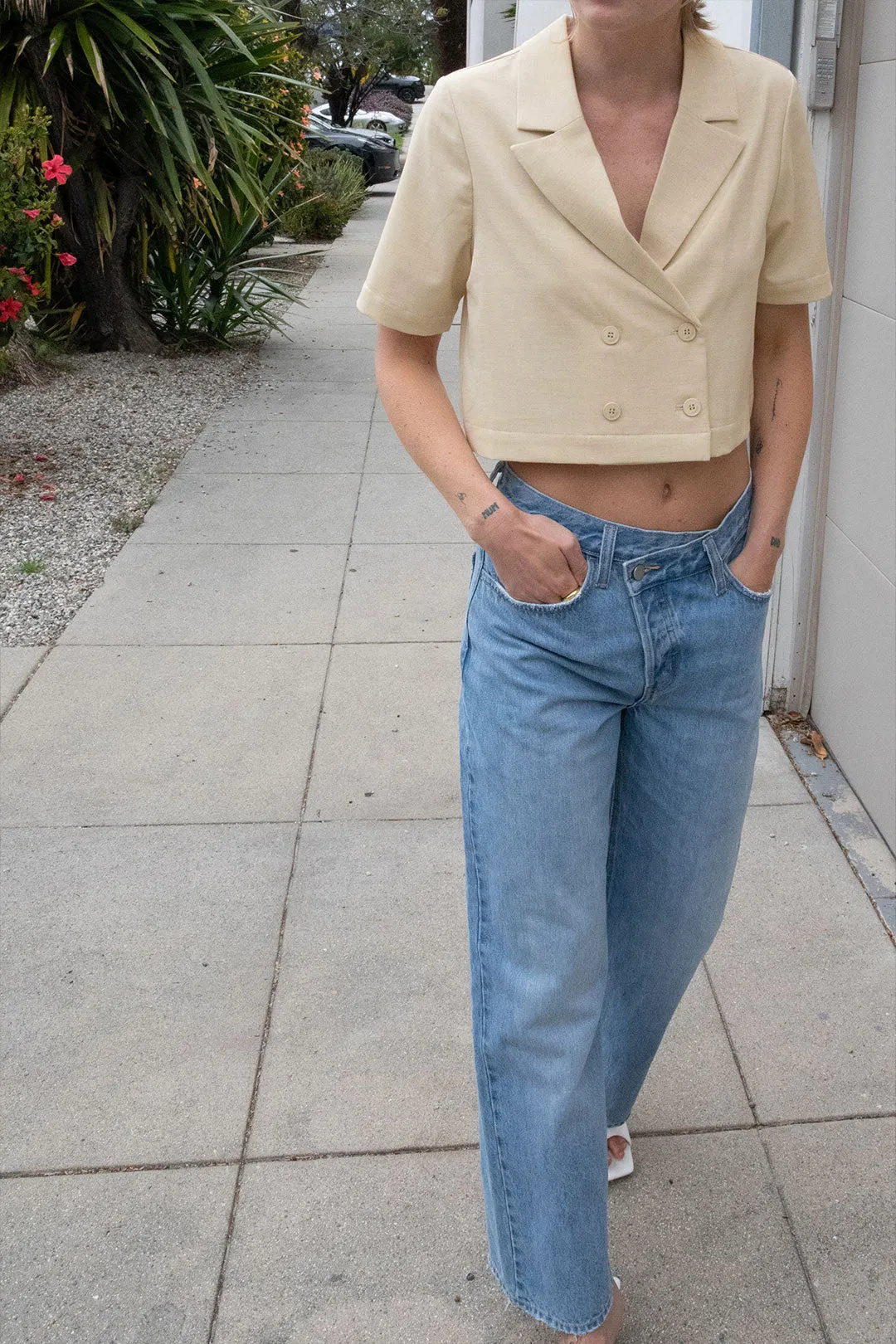 DOUBLE-BREASTED CROPPED BLOUSE