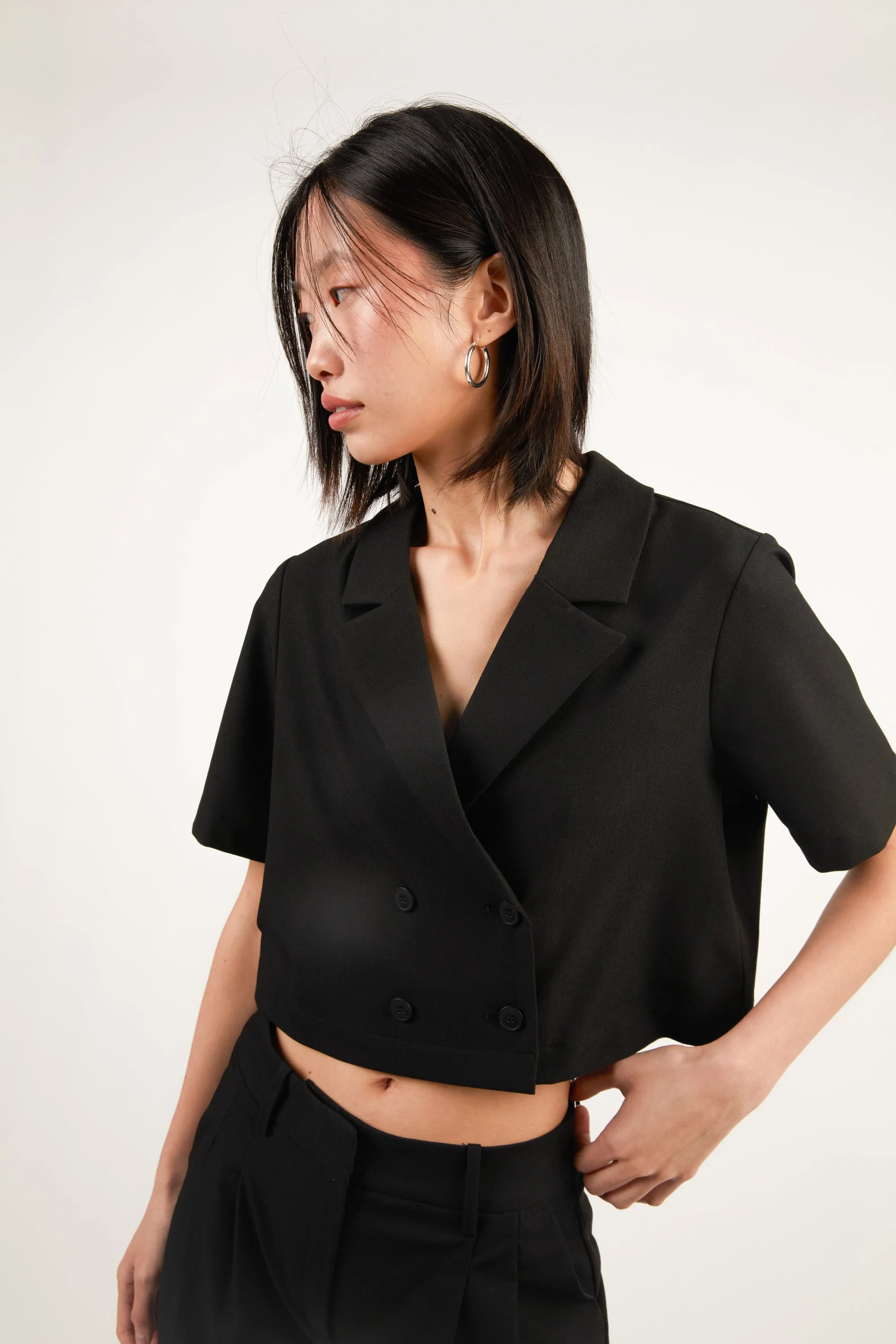 DOUBLE-BREASTED CROPPED BLOUSE