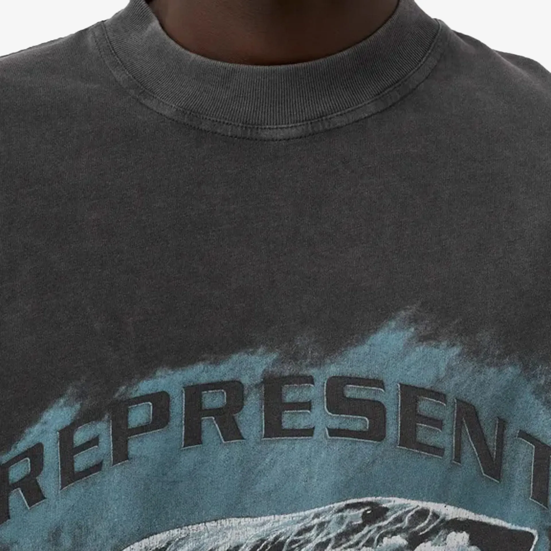 Represent | SHARK T-SHIRT  { GREY