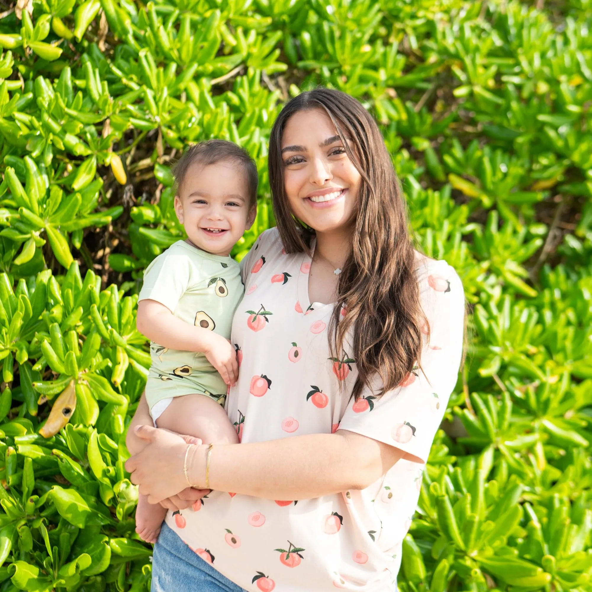 Women’s Relaxed Fit V-Neck in Peach